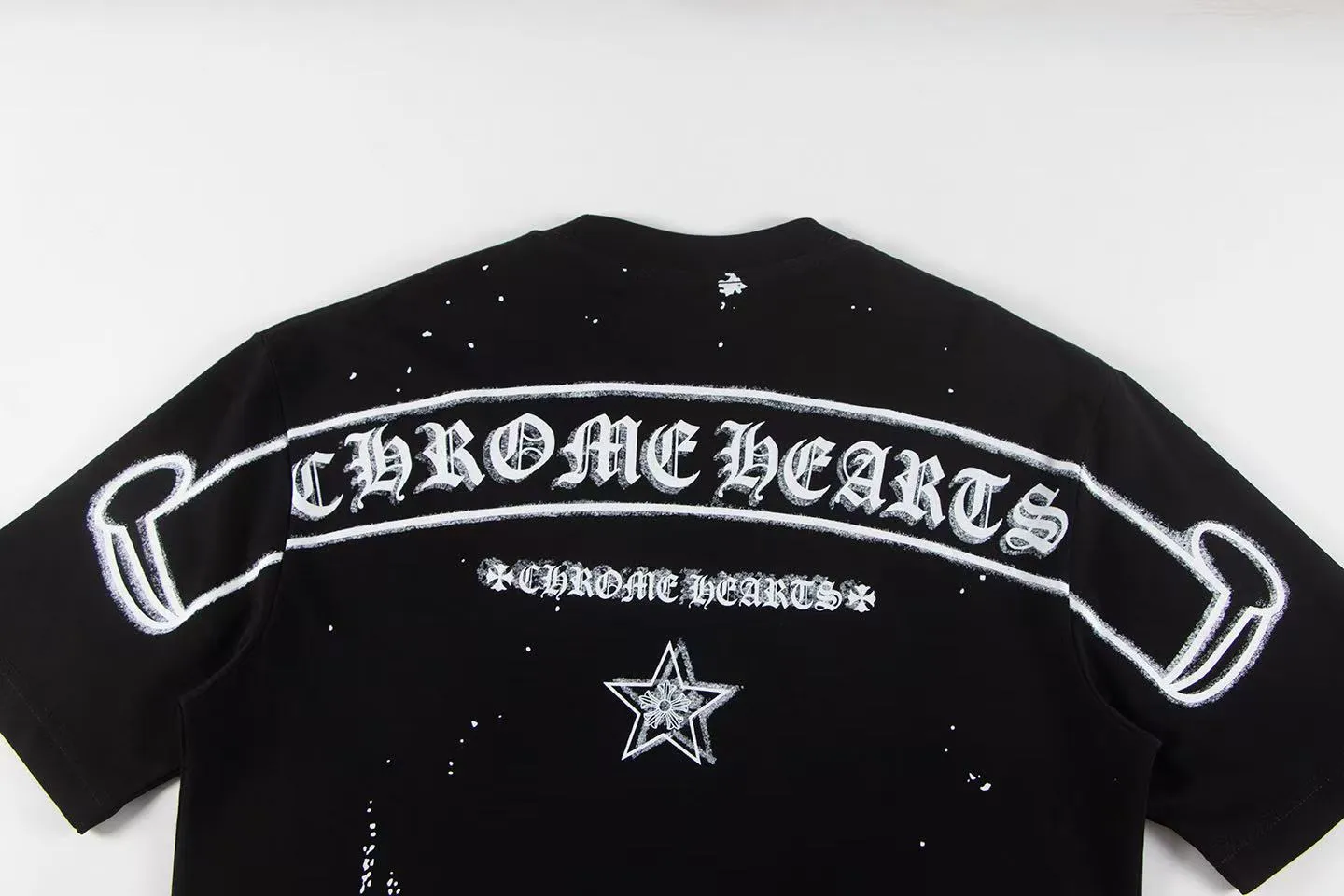 🅿️150 Style: 2025 new Croix Heart short-sleeved T-shirt Material: High version 300g double yarn combed cotton Size: S～XL Color: Black Style number: Z025